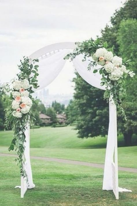 Wedding Trellis Decoration, Trellis Wedding Arch, Vintage Wedding Backdrop, Wedding Altar Decorations, Wedding Trellis, White Wedding Arch, Wedding Arches Outdoors, Diy Wedding Arch, Wedding Arbors