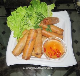 Cha Gio Recipe, Vietnamese Fried Spring Rolls, Vietnamese Egg Rolls, Farm Cooking, Healthy Thai Recipes, Vietnamese Dishes, Vietnamese Pork, Fried Spring Rolls, Mai Thai