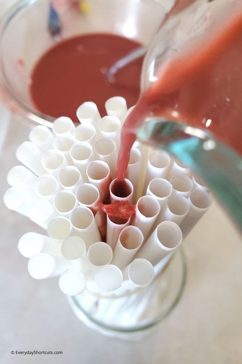 Worm Jello Shots, Homemade Gummy Worms, Jello Worms With Straws, Jello Straw Worms, Jello Worms With Straws How To Make, Straw Worms, Halloween Jello Worms, Worm Dirt Cups, Halloween Worms In Dirt