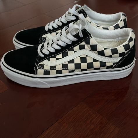 VANS Checkered Old Skool Black & White Shoes Vintage Vans Shoes, Checkered Converse, Outfits Con Vans, Checked Vans, Checkered Vans Outfit, Check Vans, White Checkered Vans, Checkered Shoes, Black White Shoes