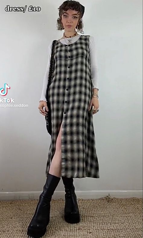 Baggy Dresses Outfit, Sophie Seddon Outfits, Plaid Dress Grunge, Layered Dress Outfit, 90s Plaid Dress, 90s Teacher, Sophie Seddon, Plaid Dress Outfit, Dress Layering