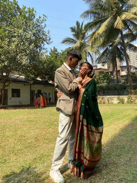 Couple Photo Ideas Traditional, Couple Pose In Saree For Photoshoot, Couple Pic Traditional, Traditional Poses With Boyfriend, Aesthetic Traditional Couple Pictures, Photo Pose With Boyfriend, Poses With Boyfriend In Traditional, Couples Traditional Photoshoot, Farewell Couple Pictures