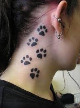 Bear Tattoos And Bear Tattoo Designs-Bear Tattoo Meanings And Ideas-Tattoo Pictures William Tattoo, Bear Paw Tattoos, Labyrinth Tattoo, Lotusblume Tattoo, Best Neck Tattoos, Pawprint Tattoo, Dog Paw Tattoo, Petit Tattoo, Small Rose Tattoo