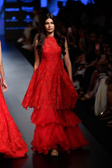 Tiered Lehenga, Red Couture, Latest Bridal Lehenga, Anushree Reddy, Lehenga Red, Black Lehenga, Bridal Lehenga Red, Fashion Week 2018, Indian Gowns Dresses