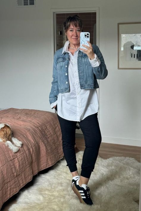 These Are The 5 Best White Button-Down Shirts Of All Time (And How To Wear Them) — The Candidly White Button Up Shirt With Leggings, Joggers And Button Down Shirt, How To Wear Button Down Shirts Women, Long White Button Down Shirt Outfit, White Button Down Shirt Outfit Work, White Button Down Shirt Outfit, Blouse Outfit Work, Button Down Shirt Outfit, Work Clothes Ideas