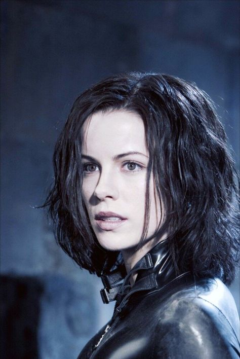 Kate Beckinsale. Underworld Underworld Kate, Underworld Vampire, Underworld Evolution, Kate Beckinsale Hair, Underworld Selene, Underworld Movies, Female Vampire, Vampires And Werewolves, Awesome Pictures