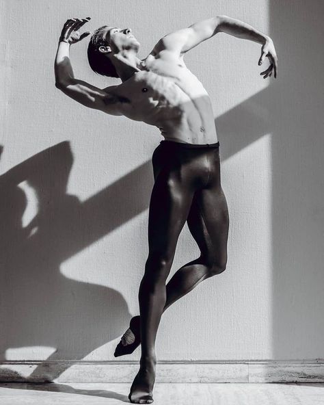 #dancemale  @stefangoncalvez • • • • • 📷 Chicago l by @jm_photography23 . . #love #dancer #dance #life #happy #cool #ballet #legs #flexible… Ballet Dancer Photography, Male Ballerina, Ballerina Poses, Joffrey Ballet, Male Ballet, Tyler James, Chicago L, Dancer Photography, Ballet Exercises