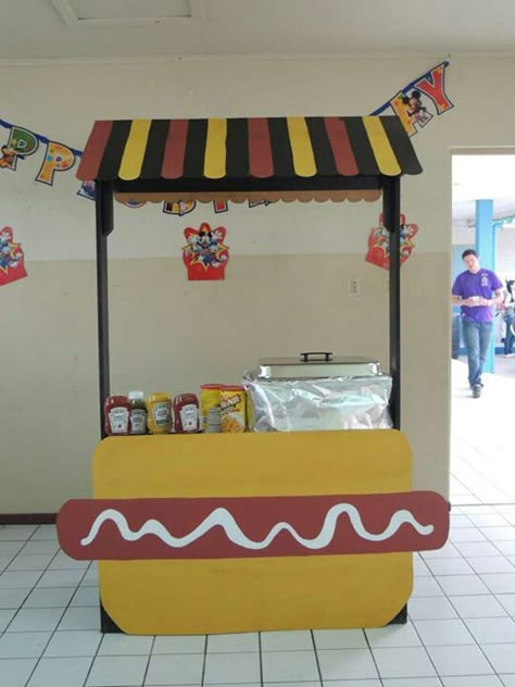 Hot Dog Trunk Or Treat, Hotdogs Party Ideas, Hot Dog Decorations, Diy Hot Dog Cart, Diy Hot Dog Stand, Hot Dog Stand Trunk Or Treat, Hot Dog Party Decorations, Hot Dog Stand Ideas, Welcome To Good Burger