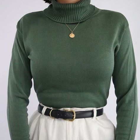 Turtleneck Outfit Casual, Green Turtleneck Outfit, Green Gold Necklace, Silk Turtleneck, Vintage Sage Green, Green Turtleneck Sweater, Turtleneck Outfit, Green Turtleneck, Lady L