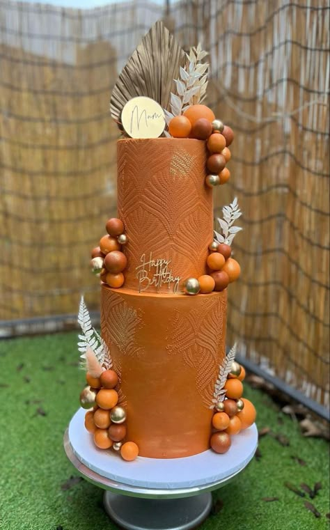 Burnt Orange Cakes, Burnt Orange Cake Ideas, Burnt Orange Wedding Cake Ideas, Orange And Gold Birthday Cake, Roora Cakes, Orange And Gold Cake, Orange Cake Ideas, Burnt Orange Cake, Burnt Orange Wedding Cake