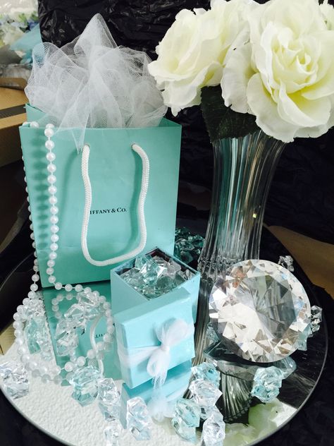 Tiffany Blue Quinceanera, Tiffany Blue Centerpieces, Glam Garden, Tiffany Birthday Party, Tiffany Birthday, White Floral Centerpieces, Prayer Breakfast, Sweet 16 Favors, Tiffany Theme