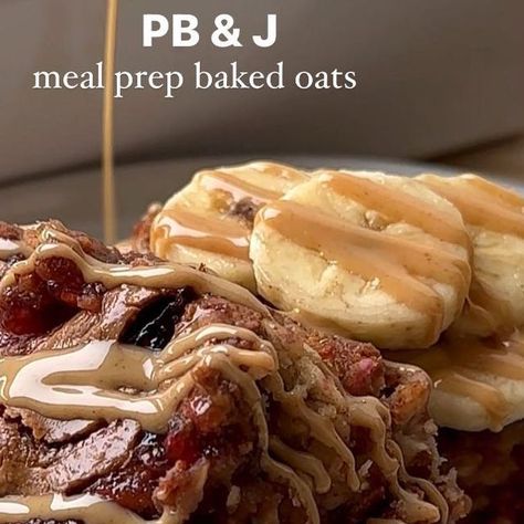 Emma Petersen 🥕 on Instagram: "MEAL PREP BAKED OATS | PB & J 🤍🥜 Another week, another big batch baked oats combo !! Dare I say this might be my favourite yet… 👀 I’ve already broken the rules and made it two weeks in a row. One to beat ❤️‍🔥 Makes 3-5 servings depending on ur appetite: ▫️ 200g rolled oats* ▫️ 2 bananas ▫️ 60g salted caramel soy protein* ▫️ 420ml milk ▫️ 1 tsp baking powder ▫️ Frozen raspberries ▫️ Peanut butter* ▫️ Raspberry jam *I get all of these from @myprotein and my code “FITLONDONER” will get you huge discounts in the Black Friday sale rn! 👩‍🍳 just assemble as shown, bake in the oven at 180 C for 35-40 mins and you’re good to go! I like to serve mine up with some banana, greek yoghurt and drizzly peanut butter. Simply store the rest in the fridge and either micr Batch Baked Oats, Already Broken, Frozen Raspberries, Nut Recipes, Healthier Recipes, Low Fodmap Recipes, Baked Oats, Fodmap Recipes, Soy Protein