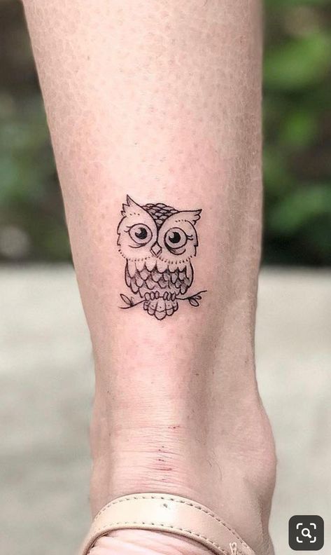 Small Owl Tattoo, Goth Tatoos, Simple Owl Tattoo, 1975 Tattoo, Owl Tattoo Ideas, Simple Owl, Cute Owl Tattoo, Gothic Tattoos, Friends Tattoo