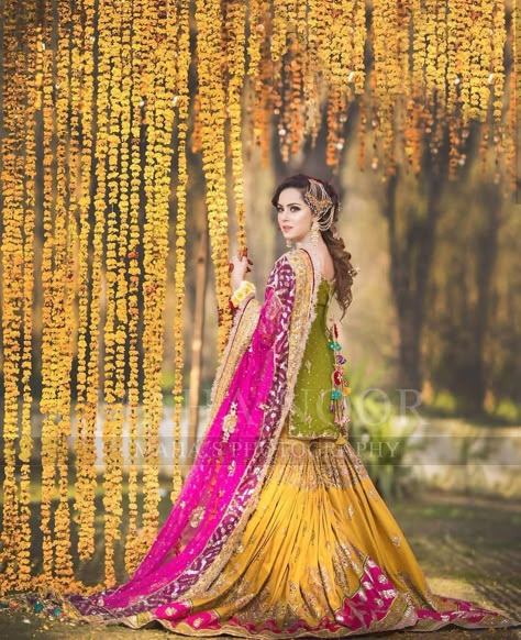 Awesome Mehndi Photoshoot of Nimra Khan | Daily InfoTainment Mehndi Photoshoot, Nimra Khan, Pakistani Mehndi Dress, Shadi Dress, Rajasthani Mehndi, Mehendi Night, Nomi Ansari, Bridal Mehndi Dresses, Mehndi Night