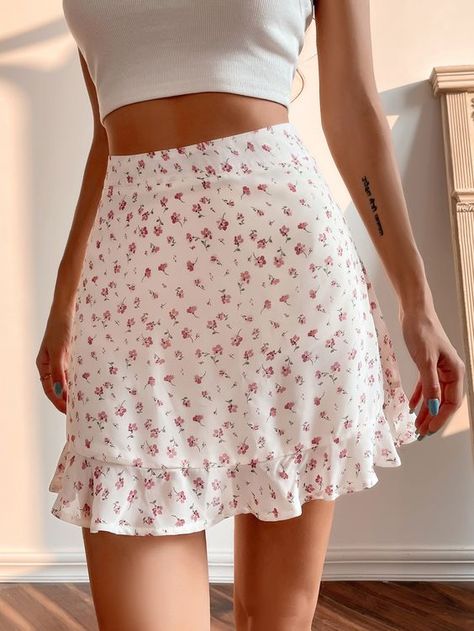 Ditsy Floral Skirt, Floral Skirt Outfits, Ruffle Hem Skirt, Skirt Maxi, Maxi Skirts, Cute Skirts, Ditsy Floral, Outfits Casuales, Cute Casual Outfits