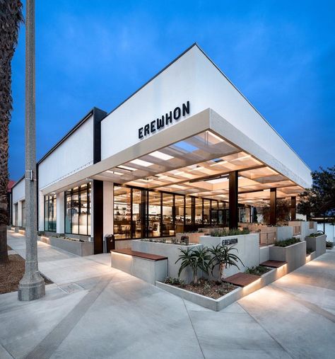 Strip Mall Exterior Design, Modern Strip Mall Exterior, Boutique Exterior, Erewhon Market, Restaurant Design Concepts, Restaurant Building, Restaurant Exterior Design, Retail Facade, Commercial Design Exterior