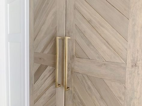 Chevron Door Herringbone Pattern, Chevron Bifold Door, Diy Solid Wood Door, Diy Closet Doors How To Build, Herringbone Closet Doors, Diy Double Doors Interior, Coastal Barn Door, Pantry Door Ideas Diy, Barn Door Office