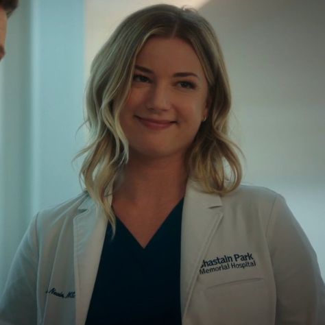 Nic ❤️ The Resident Tv Show, Amanda Clarke, Emily Thorne, Sharon Carter, Emily Vancamp, Girly Girl Outfits, Memorial Hospital, Iconic Movies, Turkish Actors