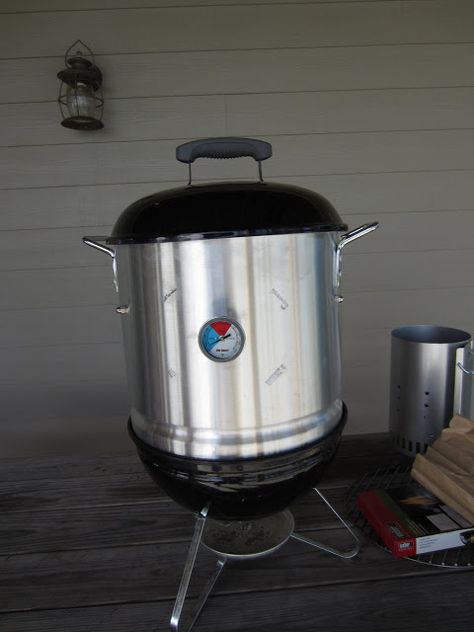 Mini Smoker, Smoker Diy, Diy Smoker, Bbq Grill Smoker, Y Project, Living Tips, Bbq Grill, Grilling, Diy Projects