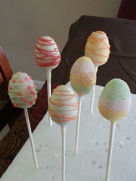 Easter egg cake pops Easter Cake Pucks, Spring Cakepops Ideas, Bunny Cake Pops Easy, Egg Shaped Cake Pops, Dino Eggs Cake Pops, Easter Egg Cake Pops, Easter Cake Pops, Cake Balls, Egg Shape