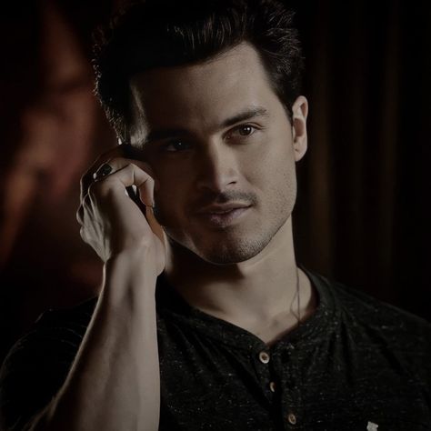 Enzo St John Icons, Tvd Enzo, Enzo St John, Enzo Vampire Diaries, Enzo Tvd, Vampire Diaries Season 5, Crush Cake, Tvd Characters, Michael Malarkey