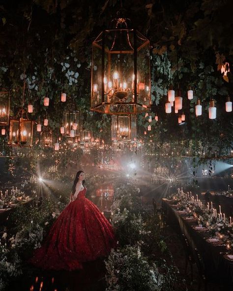 Dark Debut Theme, Red Enchanted Forest Theme, Debut Themes Ideas, Debut Motif Ideas, Debut Venue Design, Garden 18th Birthday Party, Enchanted Debut Theme, Debut Theme Ideas 18th Vintage, Red Debut Theme