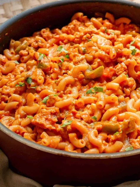 Ground Chicken With Pasta, Ground Chicken Tortellini, Quick Ground Chicken Recipes, Ground Chicken Pasta Recipes Healthy, Ground Chicken Recipes Easy Pasta, Ground Chicken Tomato Recipes, Ground Chicken Dinner Recipes, Ground Chicken Meal Prep High Protein, Ground Chicken Lasagna