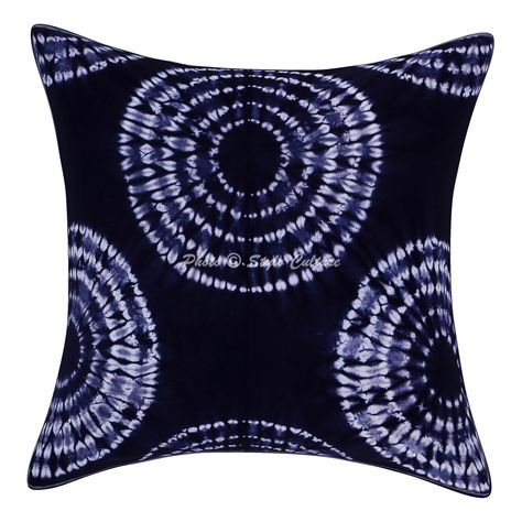 Tie Dye Pillow, Shibori Pillows, Tie Dye Patterns Diy, Dyed Pillows, Shibori Tie Dye, Diy Cushion, Garden Pillows, Dyeing Techniques, Tie Dye Patterns