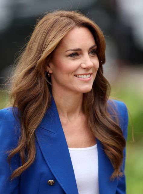 Kate Middleton Got a Rich Hair Color Update for Winter — See Before & After Photos | Allure Catherine Middleton Hair, Rich Hair Color, Princesse Kate Middleton, Kate Middleton Hair, Kate Middleton Pictures, Kate And Pippa, Princess Katherine, Queen Kate, Princess Kate Middleton