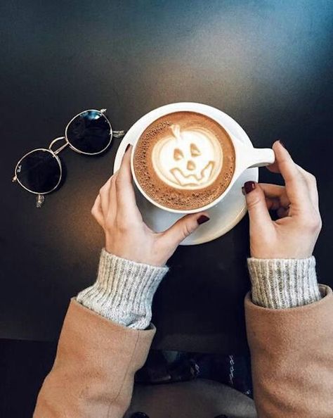 Coffee Tumblr, Cappuccino Machine, Chandler Bing, Fall Inspo, Fall Feels, Best Seasons, A Cup Of Coffee, Fall Favorites, Latte Art