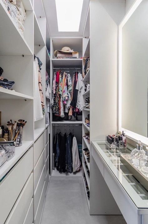 Narrow Walk In Closet Ideas, Long Narrow Closet, Narrow Walk In Closet, Zimmer Design, Narrow Closet, House Floor Design, Minimal House Design, Bedroom Closet Design, Walk In Wardrobe