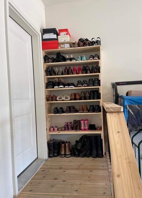 Breezeway Shoe Storage Ideas, Shoe Rack Garage Diy, Shoe Shelves On Wall Garage, Mud Room Shoe Shelf, Small Mud Room Shoe Storage, Shoe Organization For Garage, Garage Shoe Organization Ideas, Garage Shoe Rack Ideas, Diy Garage Shoe Storage