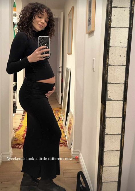 Lauren Collins, Instagram Story Post, Prego Outfits, Fall Maternity Outfits, Ashley Madekwe, Brody Jenner, The Revenge, Story Post, Maternity Chic