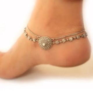 Silver anklets Payal Designs Silver, Silver Anklets Designs, Anklets Online, Indian Wedding Jewelry Sets, Anklet Designs, Indian Bridal Jewelry Sets, Modern Gold Jewelry, Ankle Jewelry, Silver Anklet