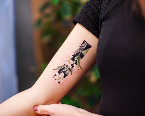 Rectangular Tattoos Contain Delicate Paintings Inspired by Chinese Art Tattoos In Rectangles, Framed Flower Tattoo, Cover Up Tattoo Arm, Flower Frame Tattoo, Framed Tattoo Ideas, Flower Coverup Tattoo, Chinese Painting Tattoo, Frame Tattoo Design, Frame Tattoos