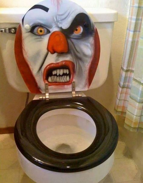 Top 10 Scariest Halloween Toilets and Scary Toilet Covers Casa Halloween, Clowning Around, Evil Clowns, Fair Games, Scary Clowns, Creepy Clown, Scary Places, Toilet Covers, Bathroom Humor