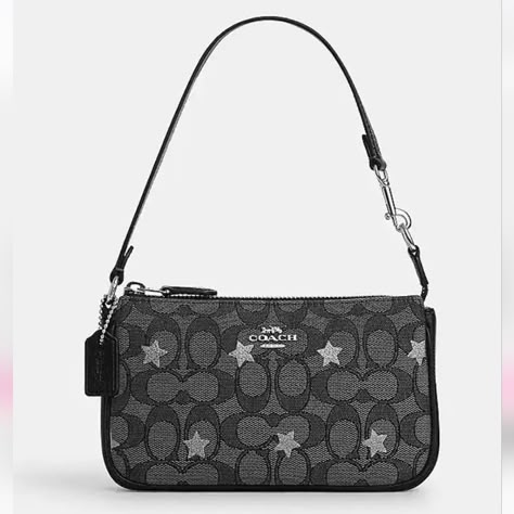 Signature Jacquard And Refined Pebble Leather Two Credit Card Slots Inside Multifunction Pocket Zip-Top Closure, Fabric Lining Handle With 6 1/4" Drop 7 1/2" (L) X 4 1/2" (H) X 2" (W) Style No. Cp477 Silver/Smoke/Black Multi Purses Black, Coach Star Bag, Envelope Purse, Trendy Purses, My Style Bags, Luxury Bags Collection, Handbag Essentials, Girly Bags, Fancy Bags