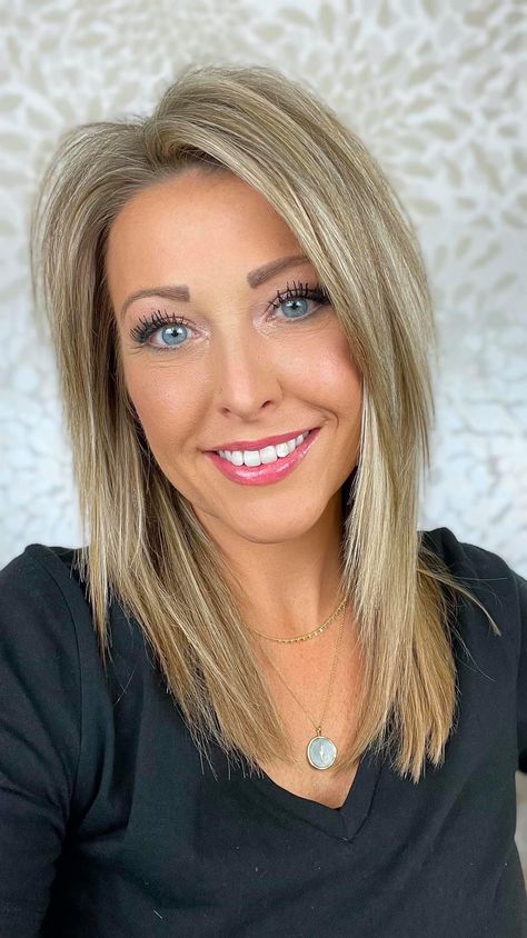 Ashley Erickson Haircut, Ashley Erickson Hair, Ashley Erickson, Bobbed Hair, Pump Up The Volume, Icy Blonde Hair, Layered Hairstyles, Wavy Haircuts, Hairstyles For Layered Hair