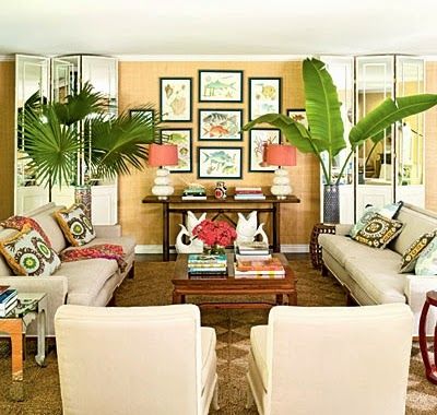 Tropical Decor Living Room, Coastal Gallery Wall, Interior Entrance, Tropical Living Room, Lots Of Plants, Tropical Interior, Popular Interior Design, Tropical Living, Gallery Wall Inspiration