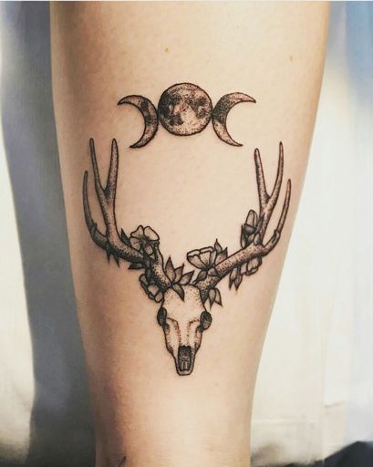 Pagan Tattoo 🌙🌌 | Pagans & Witches Amino Triple Moon Tattoo Ideas, Pagan Tattoo Wicca, Witchy Tattoo Ideas Goddesses, Triple Goddess Tattoo, Magick Tattoo, Triple Moon Tattoo, Wicca Tattoo, Wiccan Tattoo, Witchcraft Tattoos