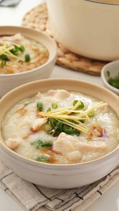 Easy Chicken Congee ( 鷄粥 ) - Khin's Kitchen Congee Recipe Breakfast, Chicken Congee, Congee Recipe, Savoury Rice, Chicken Ginger, Rotisserie Chicken Recipes Leftover, Rice Congee, Asian Breakfast, Savory Rice