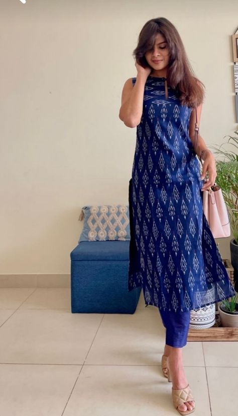 Casual Kurtha Simple, Kurti Designs For Office Wear, Simple Daily Wear Kurti, Deep Neck Kurti Designs Front And Back, Jeans Kurti Style Bollywood, Rectangle Neck Designs Kurti, Knot Kurti Designs, Simple Daily Wear Kurti Design, Sleeveless Kurti Outfit