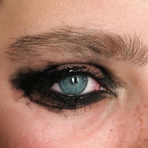 My Crying baby 👀🖤 raw undone and imperfect running black smokey eyes, with these striking blue eyes, undone and bushy eyebrows, skin is raw and natural fashion makeup #Rorschach #Rorschachtest #Regram via @www.instagram.com/p/BpsBM0RHvew/ Messy Eyeliner Look, Black Smokey Eyes, Pirate Makeup, Designer Identity, Smudged Makeup, Eyeliner Ideas, Octavia Blake, Rorschach Test, Black Eye Makeup