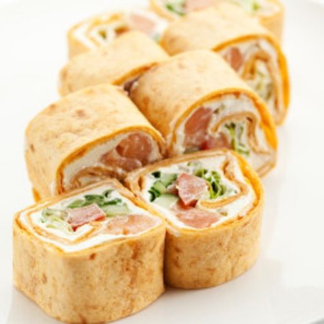 Tortilla Appetizers, Salmon Tortilla, Tortilla Wrap Recipe, Appetizer Wraps, Recipe Salmon, Tortilla Wrap, Wrap Recipe, Tortilla Recipe, Pub Food