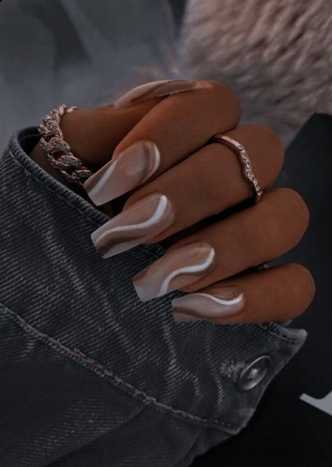 Brown Nails With Squiggles, Tone On Tone Nails, Cute Beige Nails, Nail Ideas Beige, Acrylic Nails Beige, Beige And Brown Nails, Coffin Brown Nails, Beige And Black Nails, Brown Beige Nails