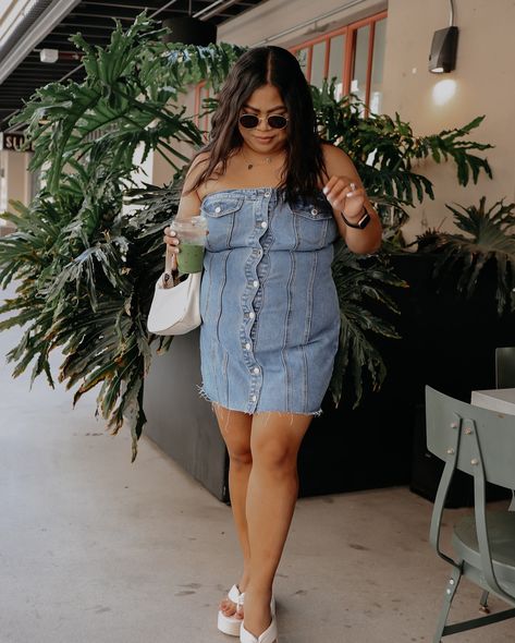 Summer breeze 🍵🧊☀️ Follow @zipporah.bermudez for Size 14/16 outfit inspo plussize, midsize, trench coat, fall outfit inspo, style, curves, curvy girls, plus size ootd, mid size ootd, curvy fashion, size 14, size 16 . . . #minivlog #vlog #dayinthelife #losangeles #lalife #slowandsimpledays #seekthesimplicity #lalifestyle #california #lifestyleblogger #dailyroutine #plussizeedition #plussizebeauty #curvygirl #midsizestyle #midsizeblogs #plusmodelmag #psfashion #PlusSize  #CurvyFashion #Plus... Coat Fall Outfit, Plus Size Ootd, Trench Coat Fall, Midsize Style, Plus Size Beauty, Plus Size Fashion For Women, Mid Size, Summer Breeze, Outfit Inspo Fall