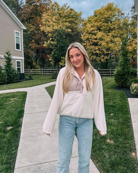 Gretchen Geraghty, Preppy Fits, Slay Outfits, Cold Fits, Fit Inspo, Fitness Inspo, Fall Fashion, Bell Sleeve Top, Autumn Fashion