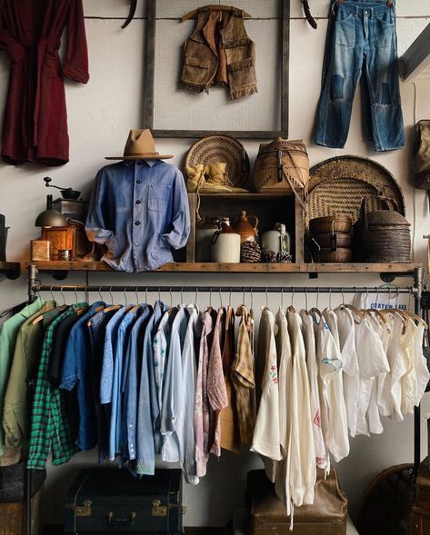 Window bros | Instagram Mens Store Display Ideas, Aesthetic Stores Interior, Mens Store Display, Men's Clothing Store Design, Vintage Boutique Interior, Vintage Clothing Display, Clothing Booth Display, Western Closet, Vintage Store Ideas