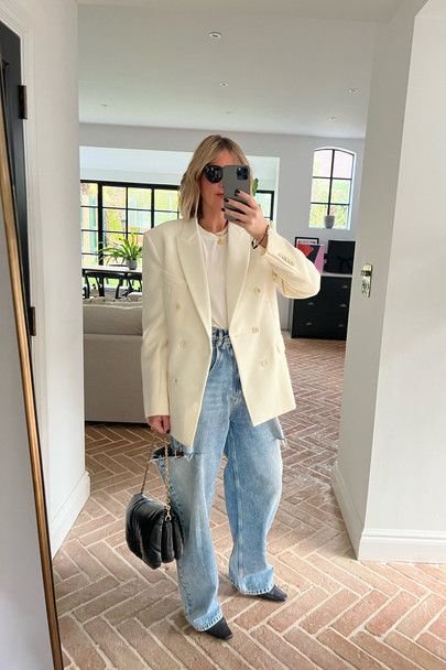 Off White Oversized Blazer Outfit, Casual White Oversized Blazer, White Denim Jumpsuit Street Style, Chic White Cropped Blazer, Elegant White Oversized Blazer, White Blazer Outfits, Sustainable Wardrobe, Minimal Outfit, White Blazer