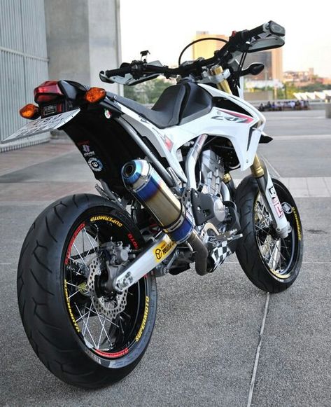 Motard Bikes, Honda Supermoto, Honda Tornado, Supermoto Bikes, Honda Crf250l, Ktm Dirt Bikes, Freetime Activities, Tracker Motorcycle, Motorcross Bike